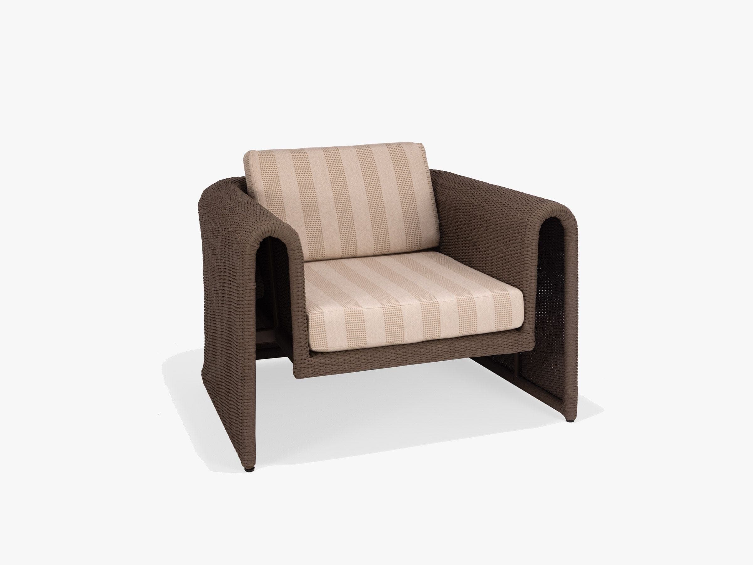 Em Lounge Chair w/cushion